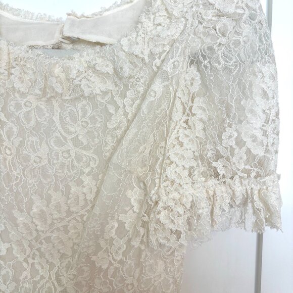 Stunning Vampire's Wife Lace Dress (Bridal) - Picture 3 of 7